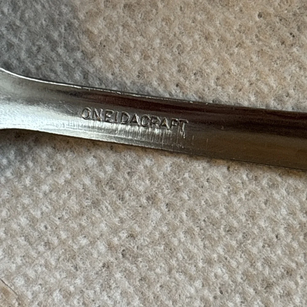 ONEIDA ROSEWOOD STAINLESS FLATWARE FLORAL SCROLLS TABLESPOONS, TEASPOONS, FORKS